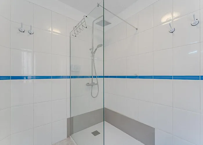 Апартаменты Front Ocean Lovely Modern Cozy Коста-дель-Силенцио